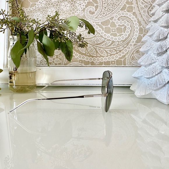 Dior Aviator Sunglasses - Picture 3 of 4